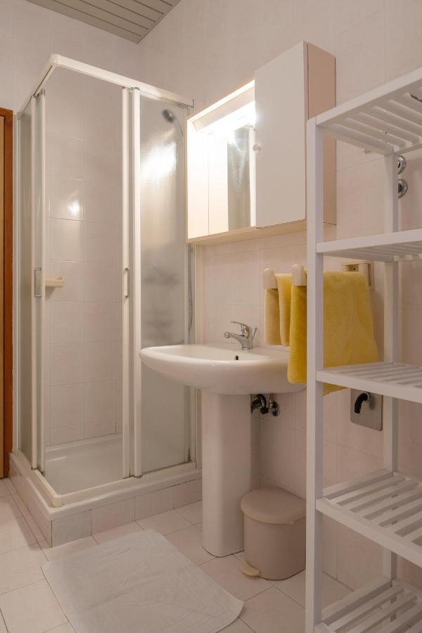 Apartments Mira 1 Премантура Екстериор снимка